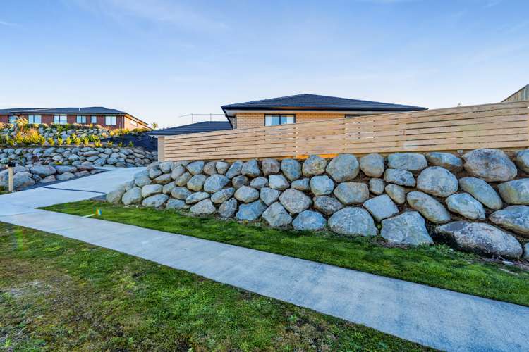 17 Atutahi Street Hurdon_35