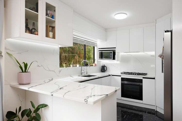 75 Kelman Road Kelston_1
