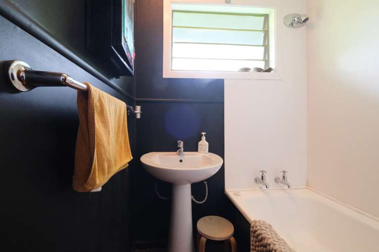 182 Hutchinson Avenue New Lynn_9