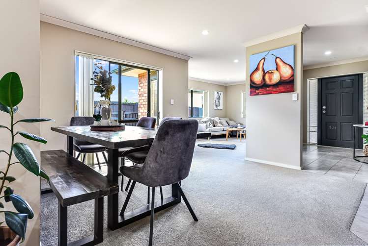 90 Farnborough Drive Grandview Heights_19