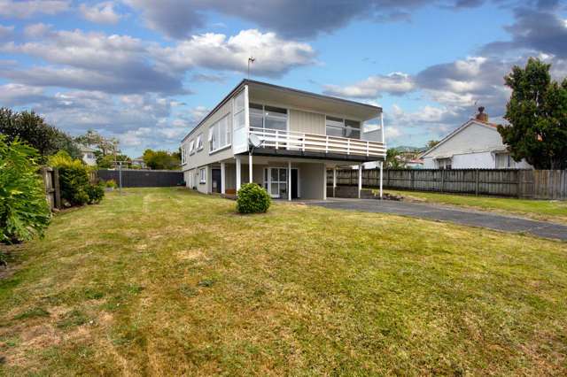 121 Mcleod Road Te Atatu South_1