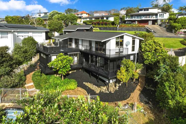 6 Chilton Place Mellons Bay_24