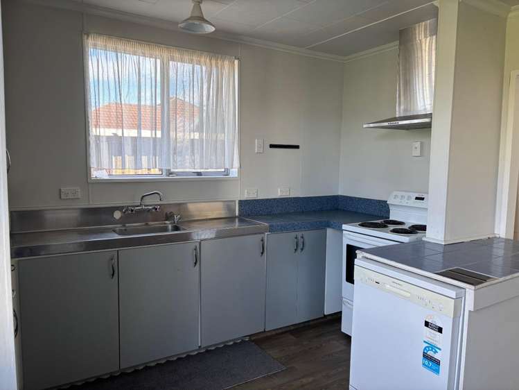 42 Disraeli Street 10113_3