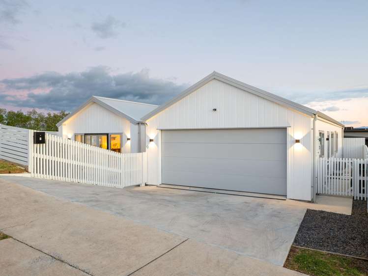 1 Maanihi Drive Rototuna North_30