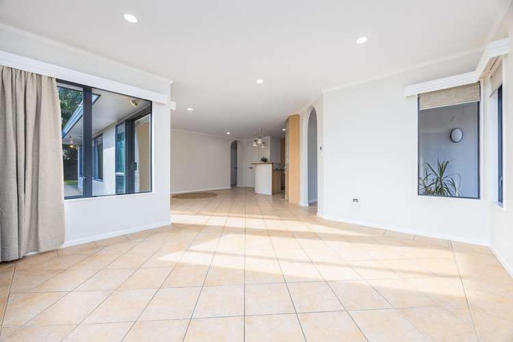 139 Roberta Crescent Orewa_3