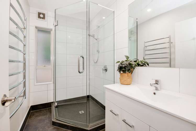 13 Deborah Place Okura_26