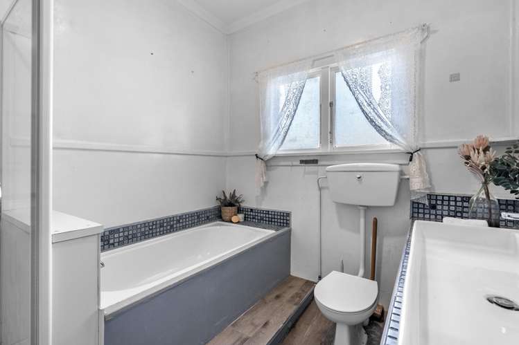 453 North Road Waikiwi_13