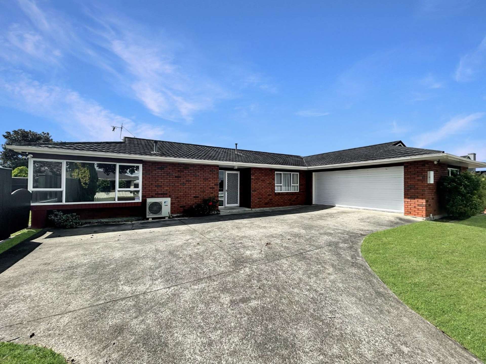 117 Amberley Avenue 10930_0