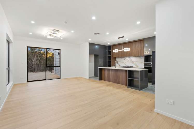 28 Castlebane Drive Flat Bush_4