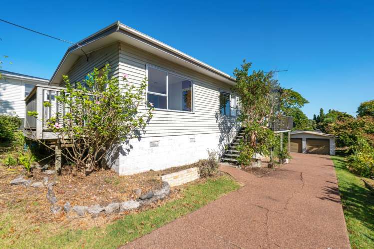 16 Pohutukawa Avenue Red Beach_23