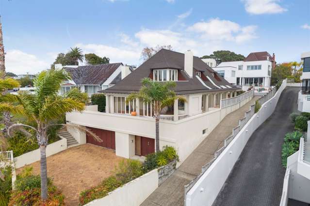 Rebuild or Develop - Spectacular Rangitoto Views