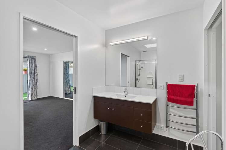 11 Holt Place Burnside_29