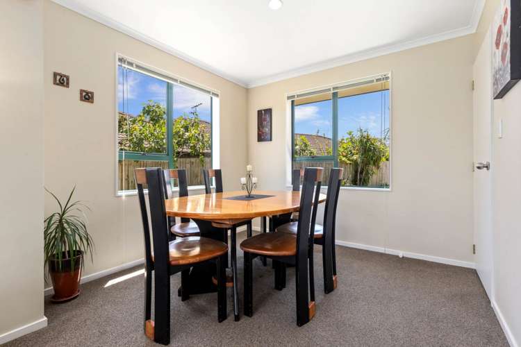 9 Castlehill Court Wattle Downs_5