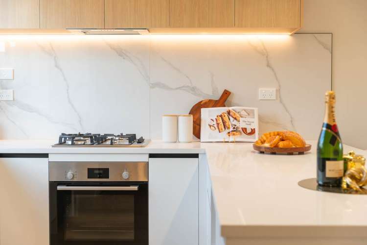 6 Greenbrier Street Westgate_10