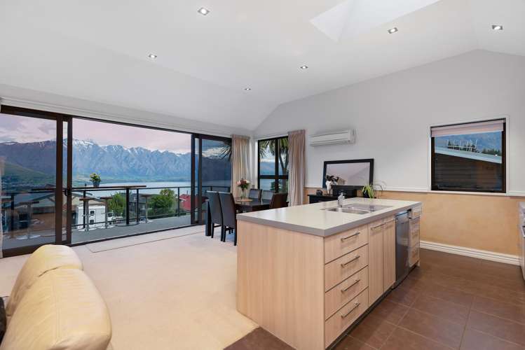 22 Greenstone Place Fernhill/Sunshine Bay_3