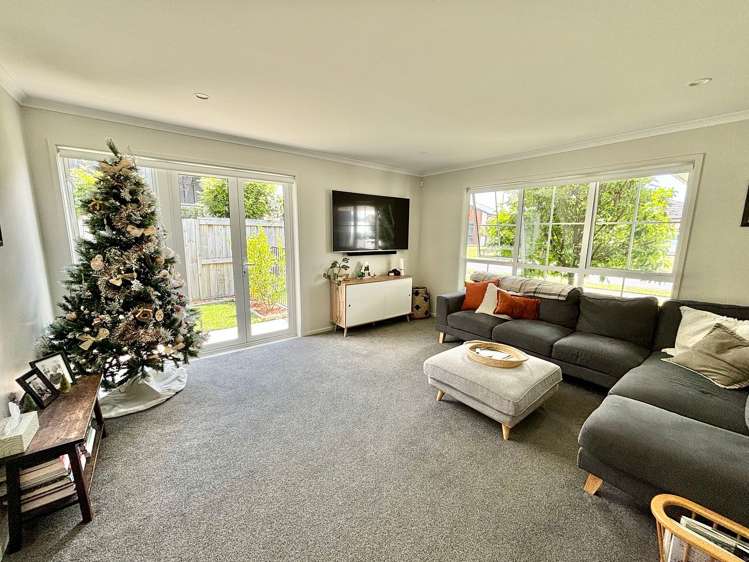 8 Kahuparere Crescent Pyes Pa_7