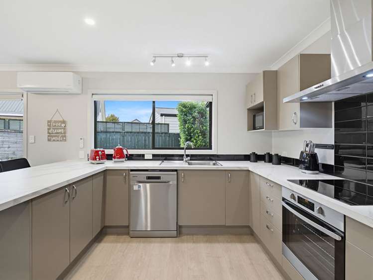 34 Dahlstrom Grove Kelvin Grove_10