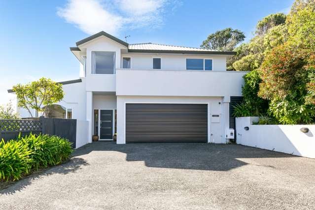 Expansive Family Living in Churton Park