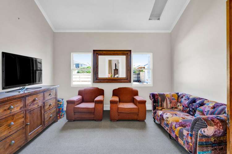 76 Glover Road Hawera_20