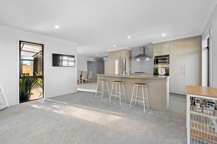 51 Sunningdale Street Wattle Downs_8