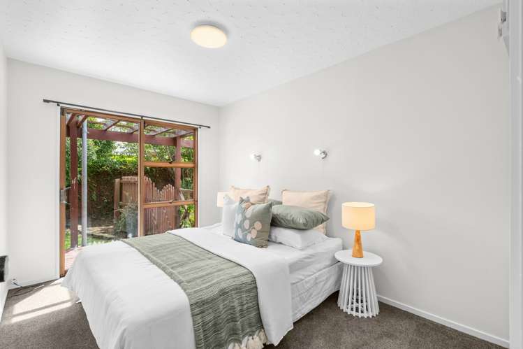 17 Yellowstone Crescent Burwood_14