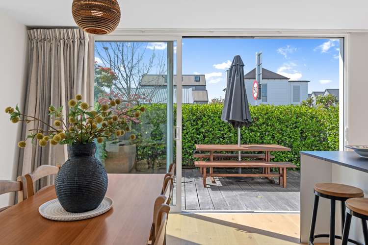 1/14 Andover Street Merivale_9