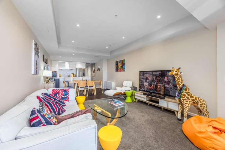 1017/41 Beach Road_3