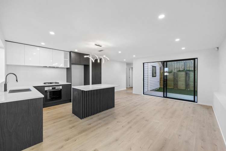 61b Totaravale Drive Totara Vale_1