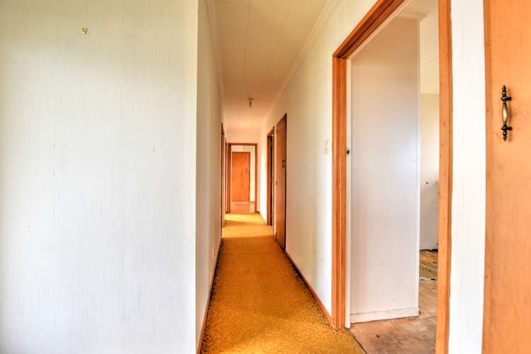 6 Dale Crescent Gore Surrounds_9