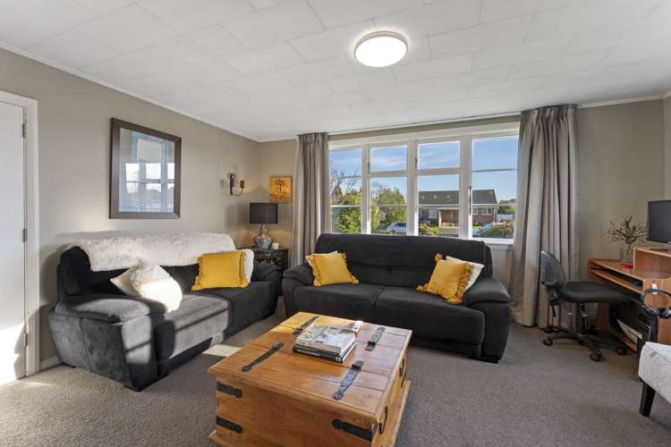 21 Avro Crescent Hornby_1