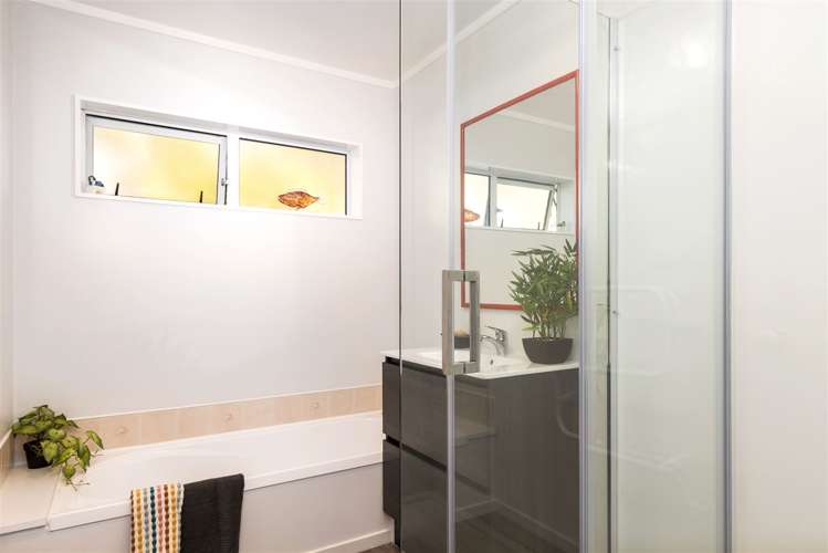 8a Robalan Place Redwoodtown_16