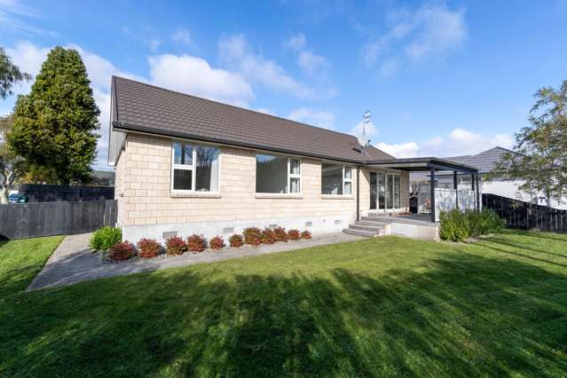 Sunny, secure and spacious in Poets Block