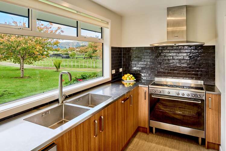 140 School Road Te Horo_10