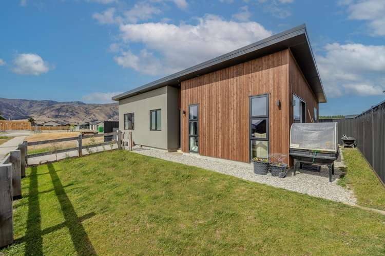 5 Riley Street Lake Hawea_11
