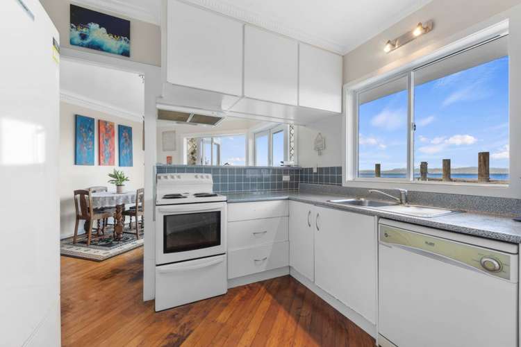 1620 East Coast Road Whakatiwai_13