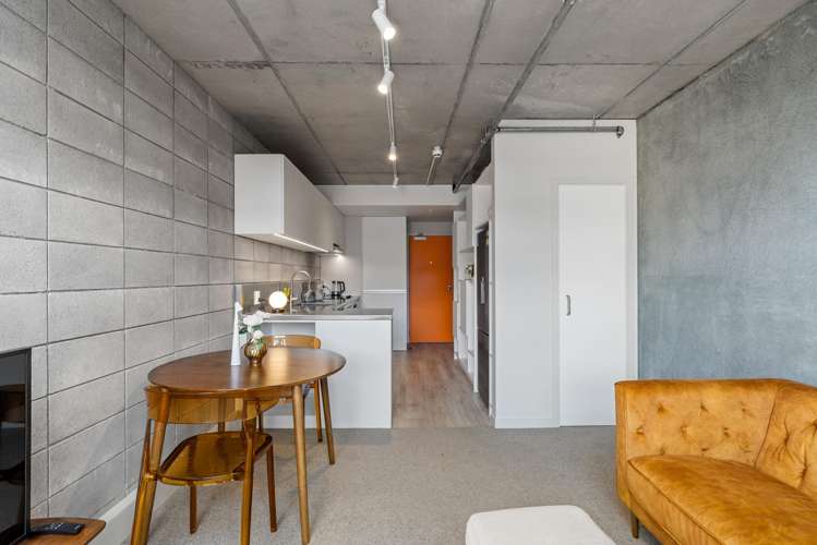 14/28 Martin Square_4