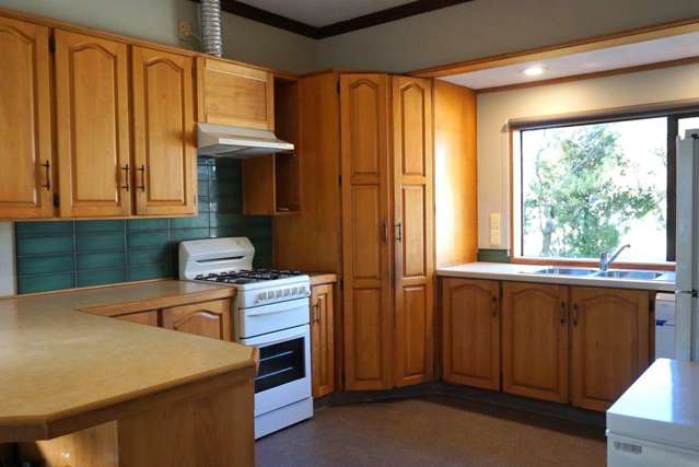 24 Savage Crescent West End_2