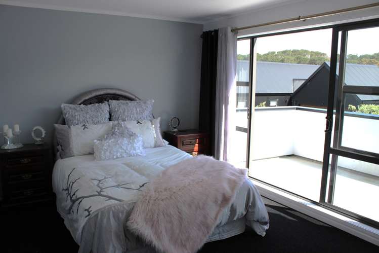 137 The Fairway Matarangi_23