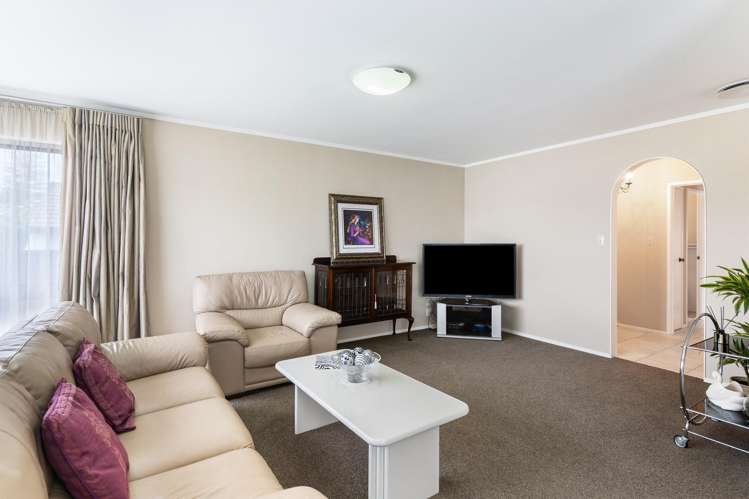 36 Butley Drive Farm Cove_4