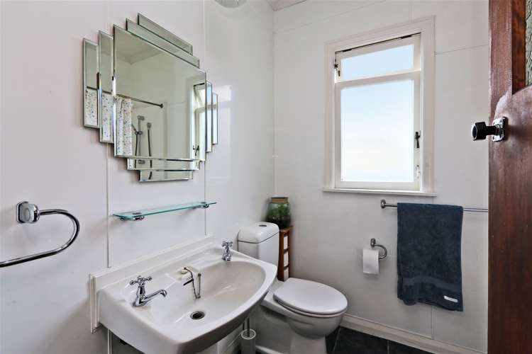 807 Oliphant Road Raureka_10