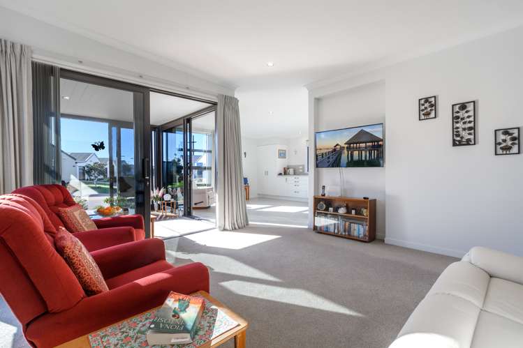 627/61 Golden Sands Drive Papamoa_4