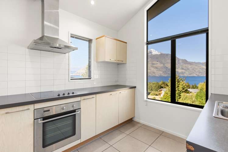 10/8 McKerrow Place Fernhill_7