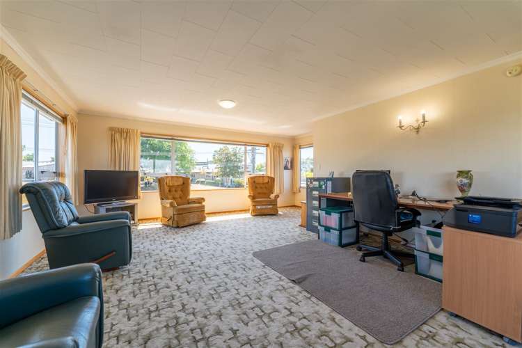 88 Pages Road Marchwiel_4