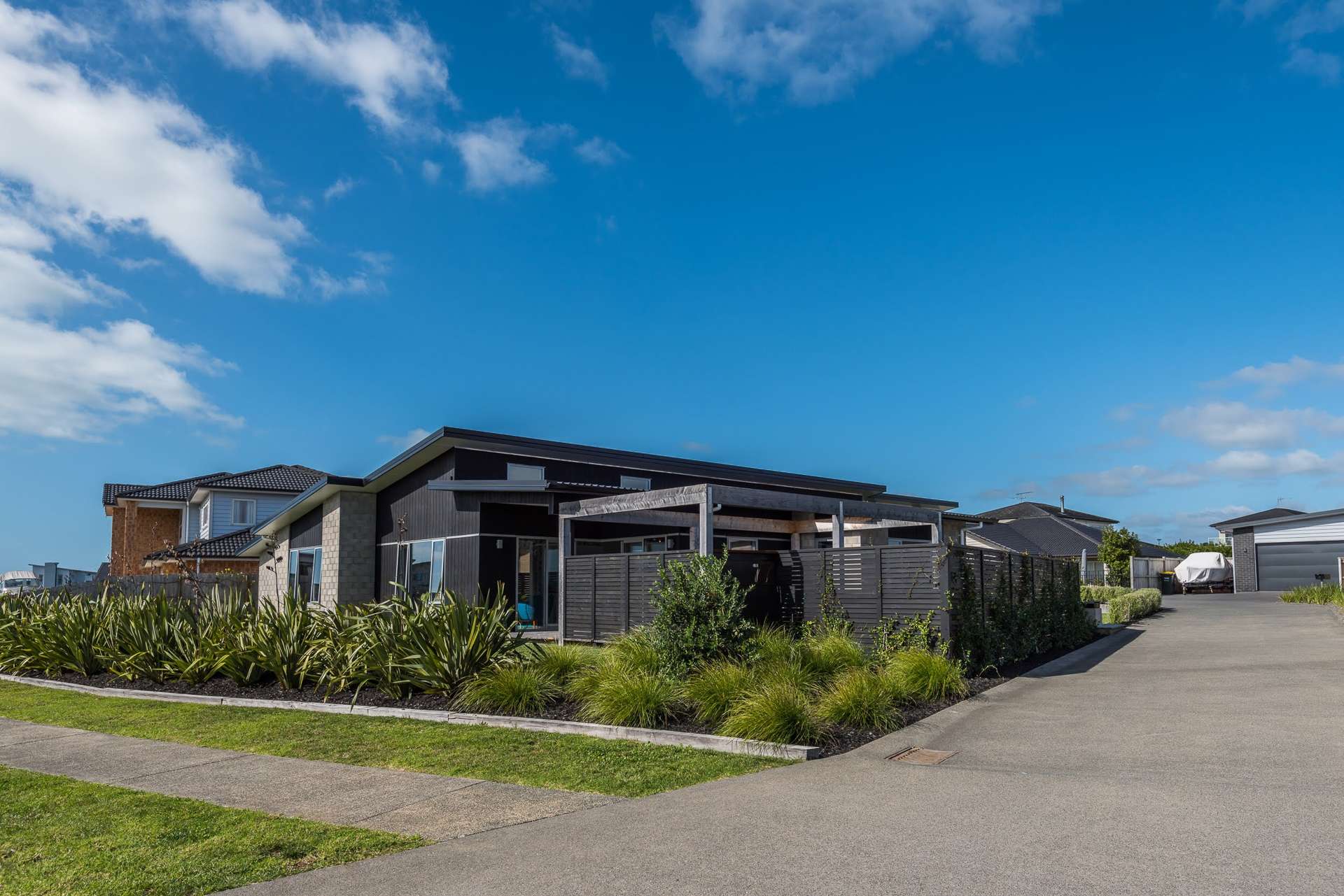 77 Intrepid Crescent Beachlands_0