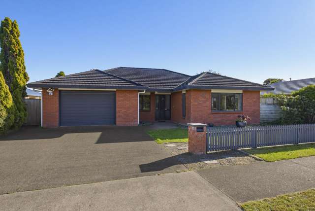 168 Guildford Drive Paraparaumu Beach_1