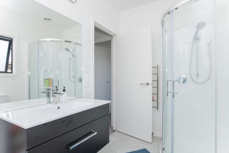 53 Lytton Road Riverdale_11