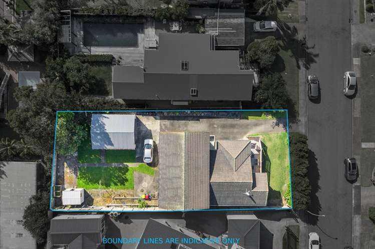 18 Paisley Street Mellons Bay_18