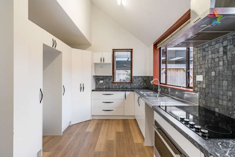 34 Waddington Drive Naenae_11