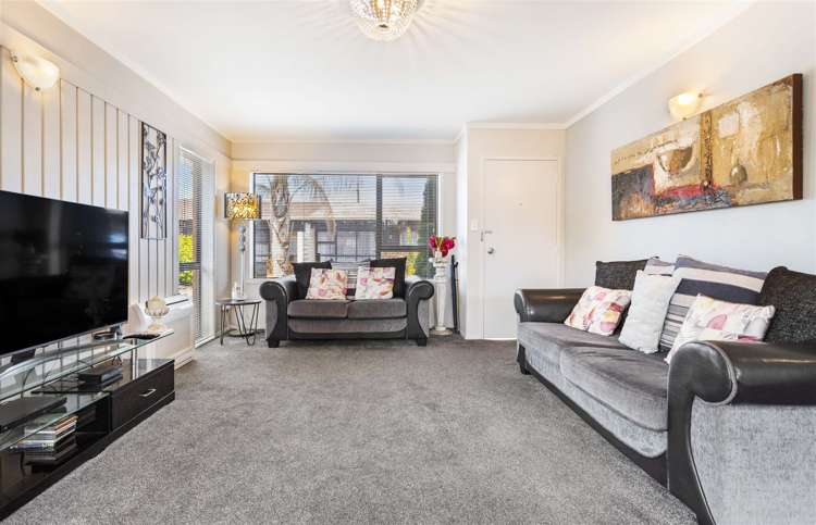 3/133 Parrs Cross Road Glen Eden_14