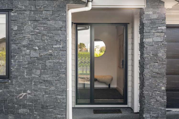 16 Sir Lincoln Drive_4